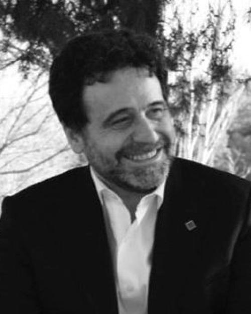 Rafael Navarro headshot