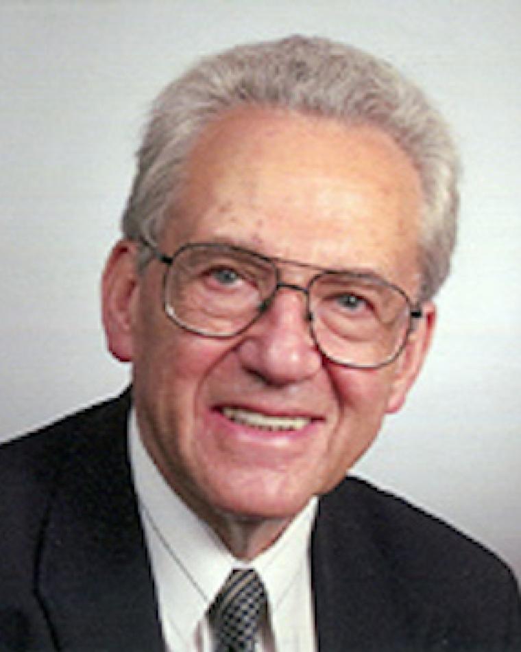 Alex I. Braginski headshot
