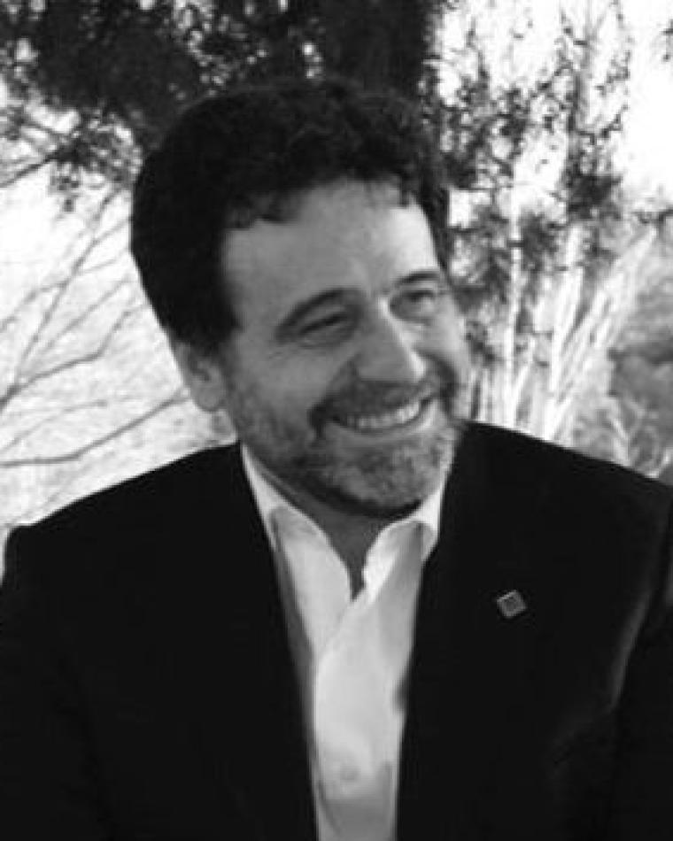 Rafael Navarro headshot